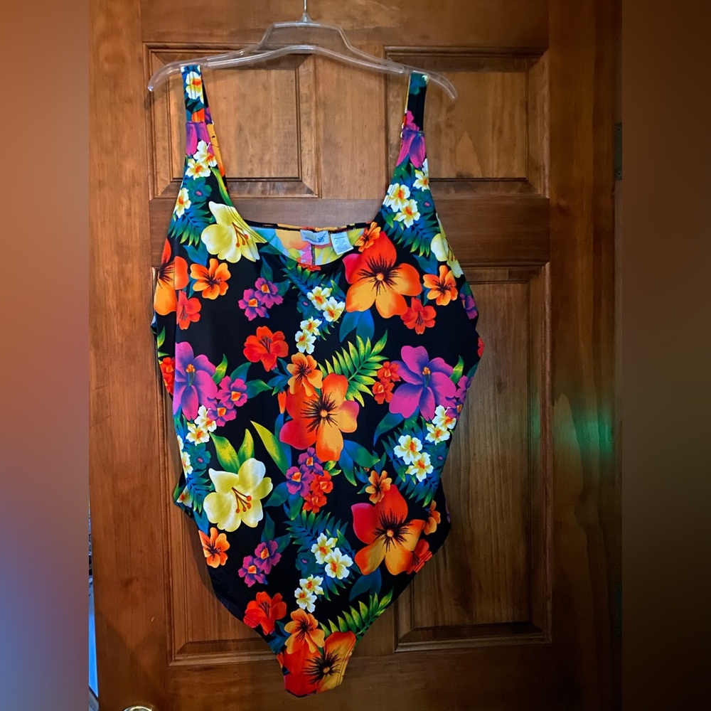 Bright Floral Print Swim 365 Plus Size Swim Suit!! NWOT